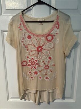 Sundance Cream Short-Sleeve Scoop Neck Top with Pink & White Floral Embroidery